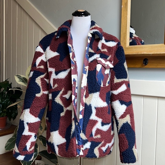 NWT rag & bone Elliot High Pile Sherpa Shirt Jacket in Burgundy Print - Picture 13 of 15